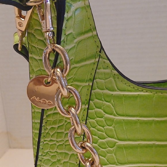 Green Crocodile-Embossed Women's Crossbody Bag 8" X 9" - Picture 3 of 6